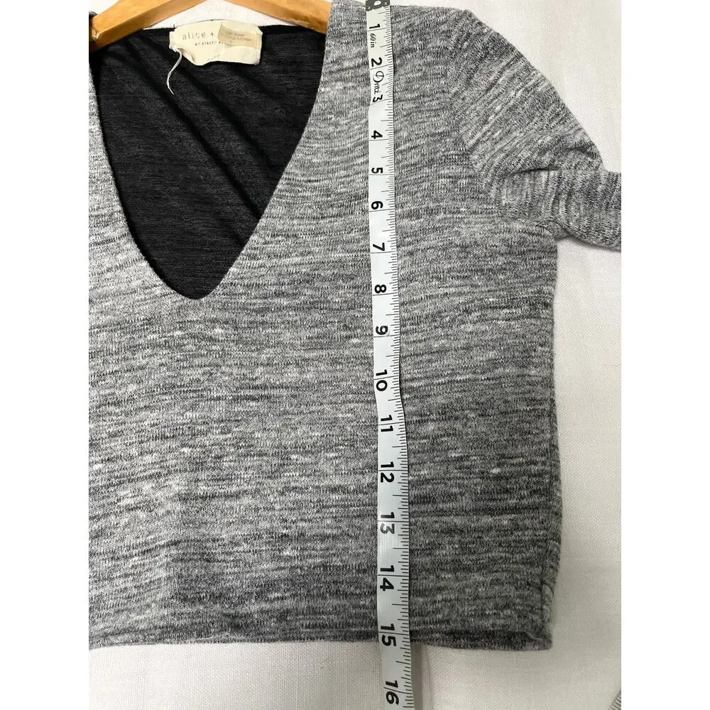 Alice + Olivia Jori Cropped Top Grey Long Sleeve V Neck Heathered Top Size 6